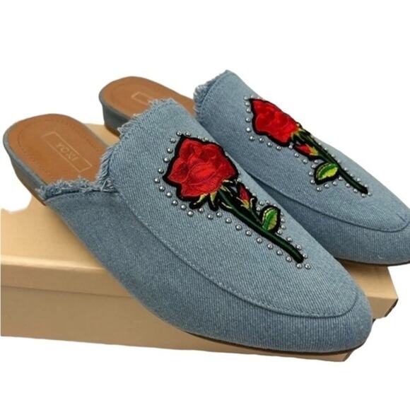 NWT Yoki Rose Pattern Willas Light Denim Slip On Shoes Scuffs Roses Multi Sizes - Picture 1 of 8